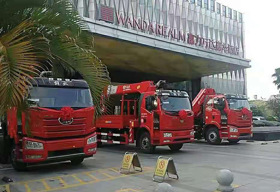 一汽解放攜手神百長(zhǎng)興吊機(jī) 隨車吊國(guó)六品鑒會(huì)