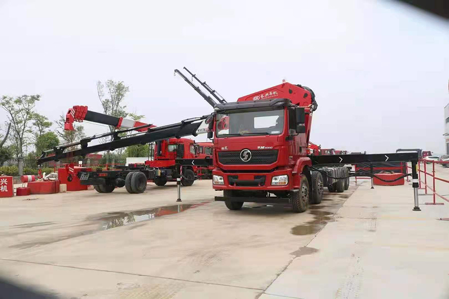 陜汽德龍25噸長興折臂隨車吊