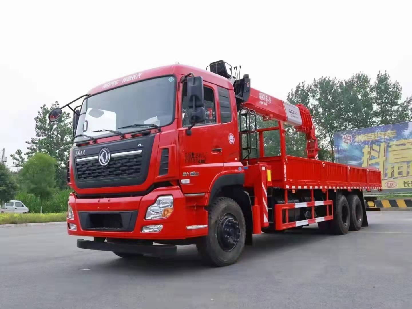 東風天龍龍擎300 長興12噸隨車吊圖片展示6